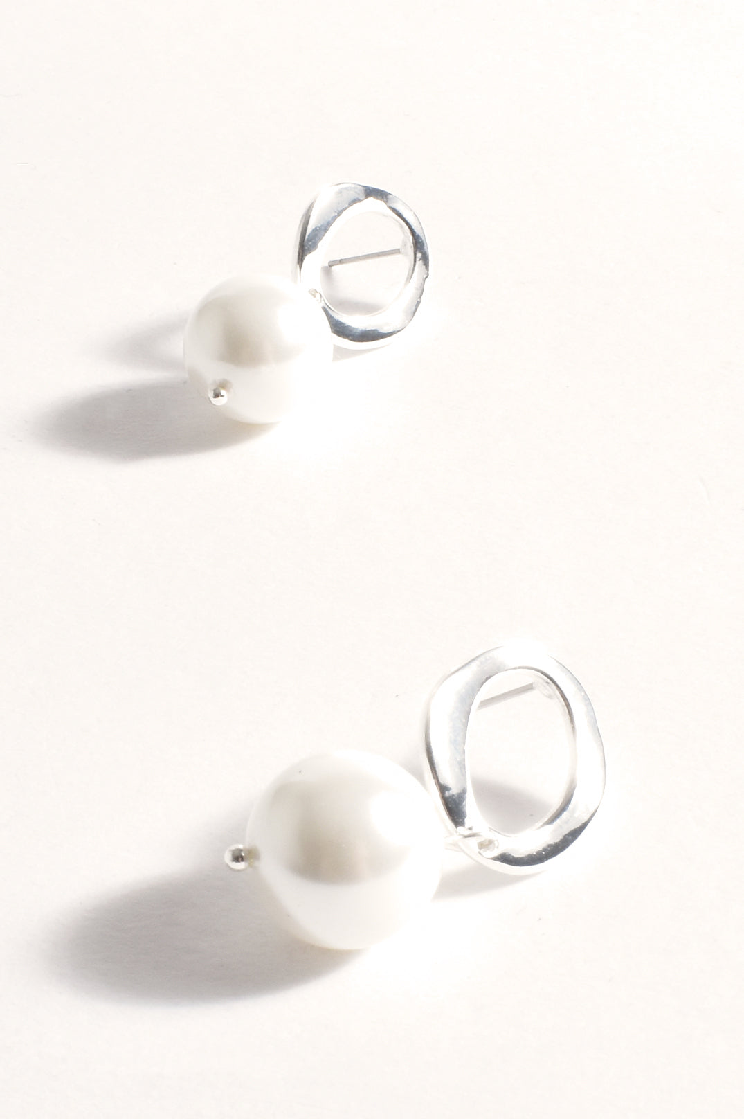 Pearl Drop Cut Out Circle Top Earrings