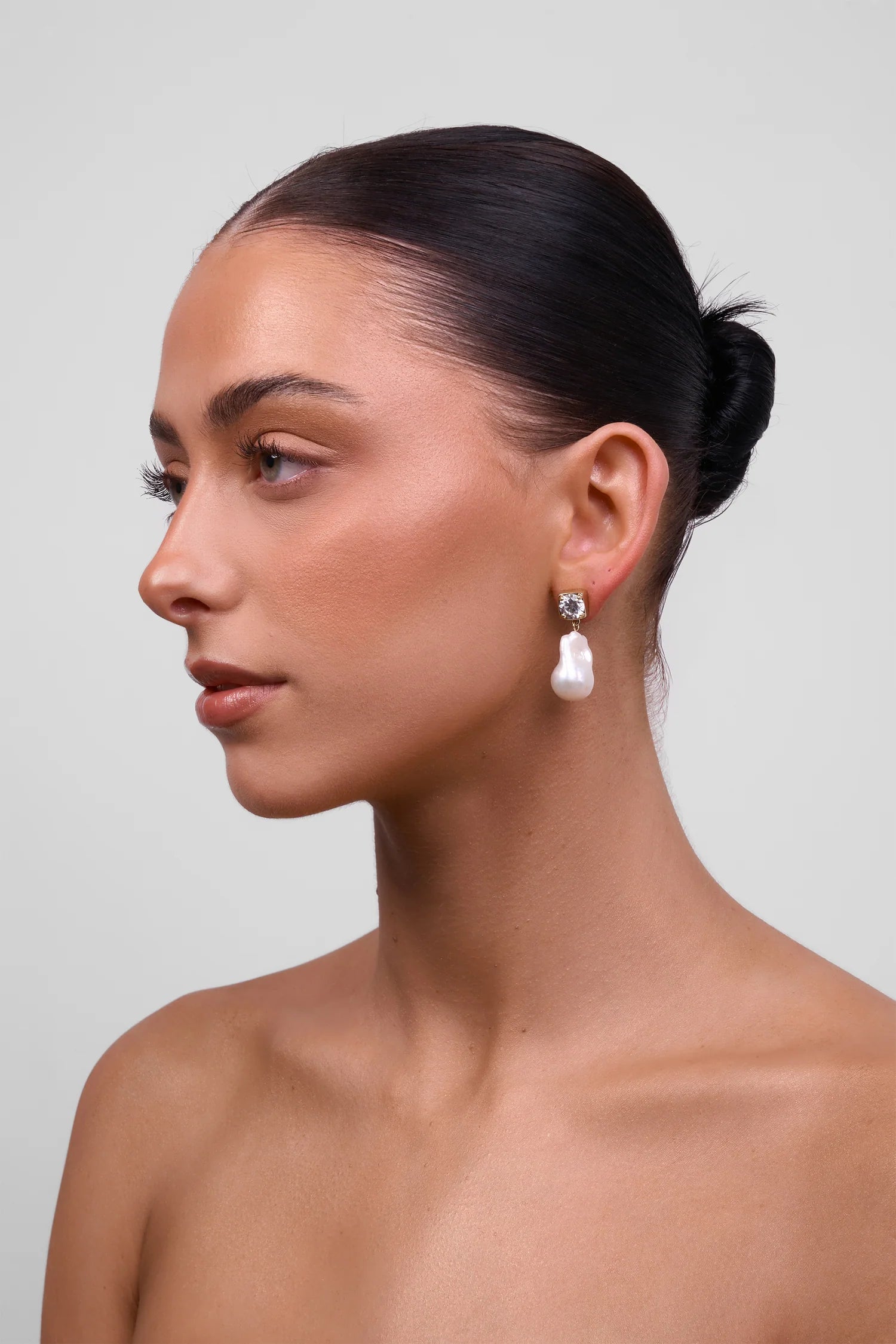 Sallie Gold Pearl Earring